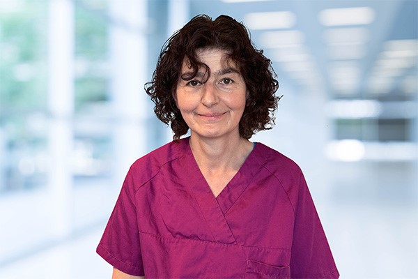 Portrait Dr. med Stephanie Tanza